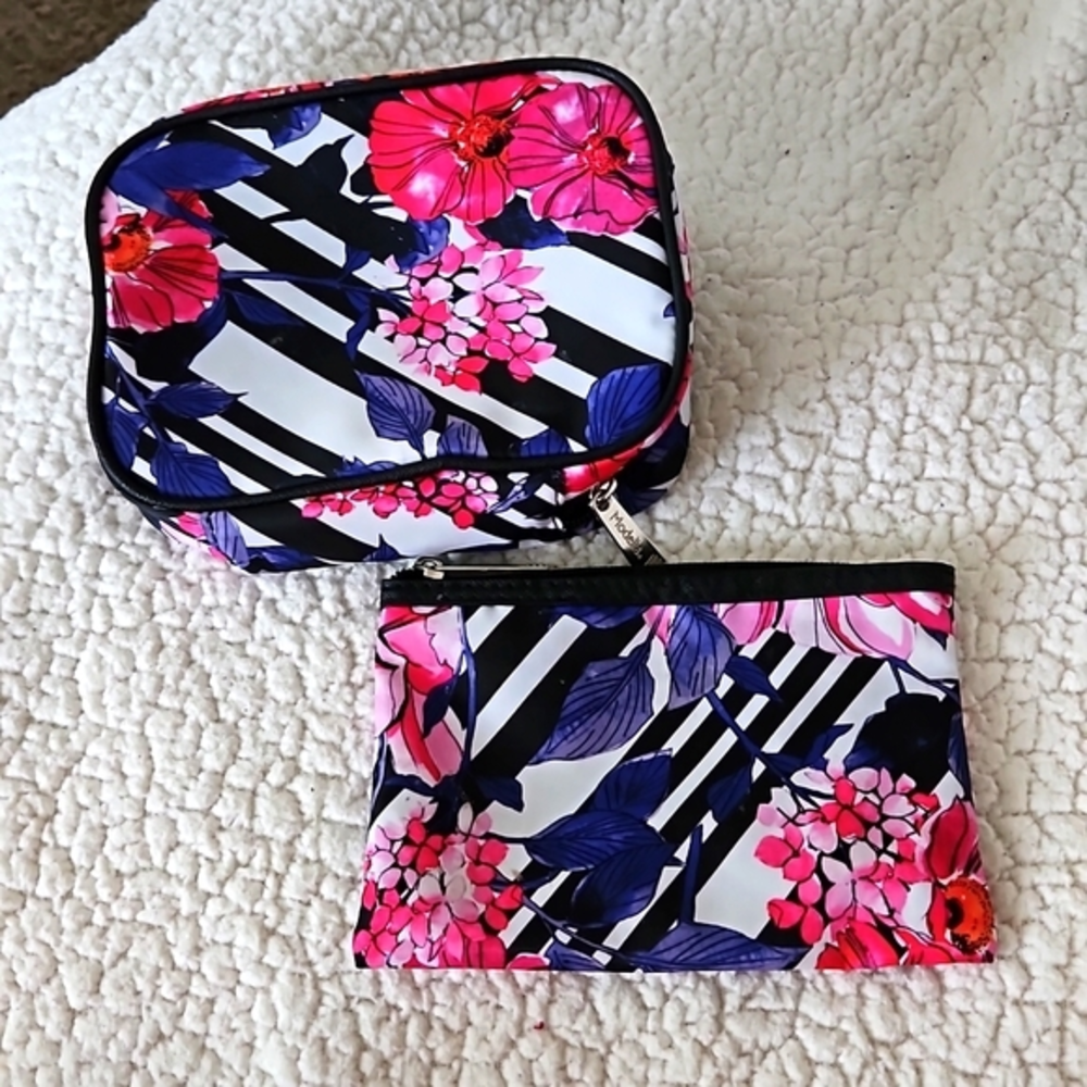 2 Cosmetic Bags